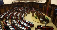 Новоизбранный парламент Армении продолжает работу