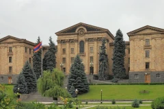 «Ժողովուրդ». ՔՊ-ն՝ ԱԺ ճաշարանում, «Ուժեղ Հայաստանը»՝ մեկ սենյակում․ ինչ է կատարվում ԱԺ-ի ընդմիջումների ժամանակ