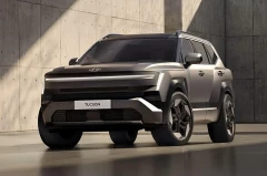 Hyundai unveils the new Tucson: Sought-after crossover gets rugged off-road design