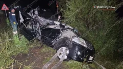 Գագարինում բախվել են Toyota Alphard-ը և KamAZ բեռնատարը. «Toyota»-ն կողաշրջված հայտնվել է ծառերի մեջ. կա 1 զոհ, 4 վիրավոր