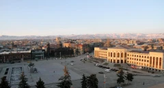 «Իրավունք». Ո՞ւմ են «կռիշավատ» անում ՔՊ–ականները Գյումրիում