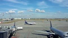 В московских аэропортах задержали и отменили почти 80 рейсов, в том числе и в Ереван, после угрозы Зеленского заблокировать воздушное пространство РФ
