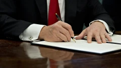 Թրամփը ստորագրել է կառավարության ֆինանսավորման մասին օրինագիծը մինչև դեկտեմբերի 11-ը
