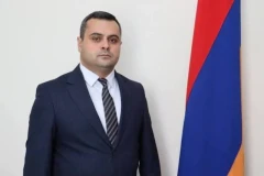 «Ժողովուրդ». 11.5 մլն դրամ եկամուտ, 3 անշարժ գույք, Nissan և Mercedes-Benz․ ինչ ունի Սիսիանի համայնքապետը