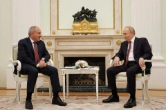 «Իրավունք». «Գնամ ՌԴ` գամ, նոր վերջնական կուրսը կհասկանանք, հիմա ո՛չ էս կողմ, ո՛չ էն կողմ». Փաշինյանը՝ թիմակիցներին