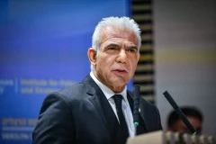 Իսրայելի ընդդիմության առաջնորդը պահանջել է մինչև ընտրությունները կասեցնել 12 նոր դեսպանների նշանակումը