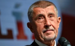 Премьер Чехии заявил, что мир катится в ад