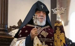 Վեհափառի ձեռամբ այսօր օծվել է Բյուրեղավանի նորակառույց եկեղեցին. արարողությանը ներկա է նաեւ Նարեկ Կարապետյանը