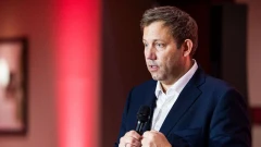 Вице-канцлер Германии признал провал в продвижении реформ на фоне успеха АдГ