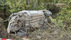 Կոտայքի մարզում «Mitsubishi Pajero»-ն բախվել է ծառերին և կողաշրջված հայտնվել ծառերի մեջ․ կա վիրավոր