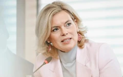 Председатель бундестага пригрозила удалением с пленарных заседаний целых фракций