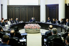 «Փաստ». Իշխանություններն անցել են իրենց հին գործին. ժողովրդին ծաղրելու «նուրբ արվեստը»