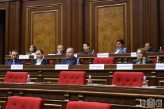 Обе оппозиционные парламентские фракции отказались от участия в работе следственной комиссии по делам Армянской апостольской церкви