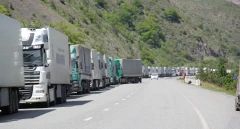 Ռուսական կողմը նմուշառում է իրականացնում կոնյակից․ վարորդները շուրջ մեկ ամիս է՝ Լարսում են