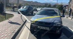 Սիսիանում բախվել են «Opel Zafira»-ն և «Opel Astra»-ն․ վիրավոր կնոջը սանավիացիայի ուղղաթիռով հասցրել են Երևան