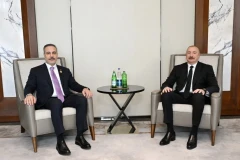 Алиев и Фидан обсудили в Баку отношения Азербайджана и Турции