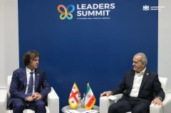 Кобахидзе провел переговоры с президентом Ирана в Ереване