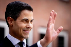 Премьер-министр Нидерландов Роб Йеттен впервые станет отцом благодаря суррогатной матери