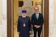 Գարեգին Բ-ն Օքսֆորդի համալսարանի ներկայացուցչի հետ քննարկել է բռնի տեղահանված  արցախցիների իրավունքների հարցը