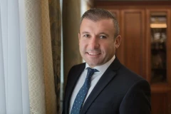 «Հրապարակ»․ Արա Աբրահամյանը գնում է թոշակի. ո՞վ կփոխարինի