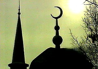 «Защитники» Корана сожгли церковь и школу