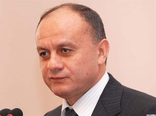 Министр обороны Армении жалуется на широкомасштабную кампанию, развернутую проти