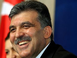 Абдулла Гюль поздравил Сержа Саргсяна с Днем независимости Армении