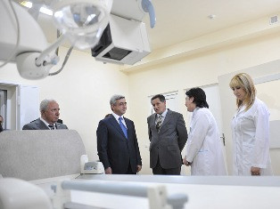 Սերժ Սարգսյանն այցելել է Արարատի եւ Արագածոտնի մարզի ձեռնարկություններ