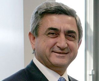 Հայաստանի նախագահը շնորհավորել եւ պարգեւատրել է Արմեն Ջիգարխանյանին