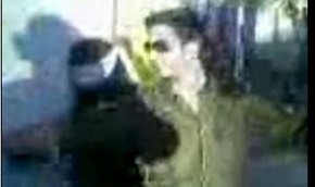 В интернет попало видео с танцующим израильским солдатом рядом с задержанной пал