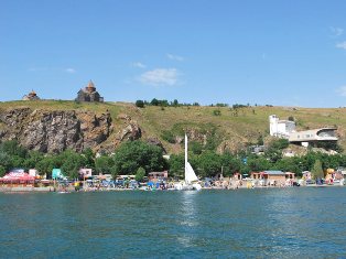 Севану нужна чистая вода: в озеро стекаются канализационные воды из 43 прибрежны