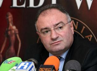 На развитие армии деньги не нужны?
