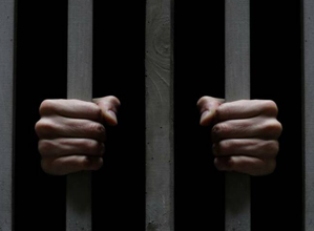 В Греции полицейский, убивший подростка, получил пожизненный срок