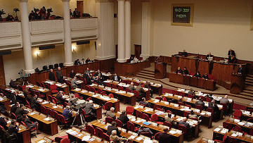 Парламент Грузии в спешке меняет Конституцию