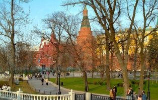 Сын бизнесмена из Чечни «прокатился» у стен Кремля