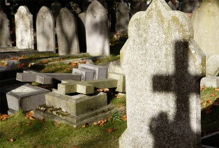 В Гюмри задержаны осквернители могил