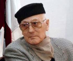 89-летний грузинский классик принял монашеский постриг