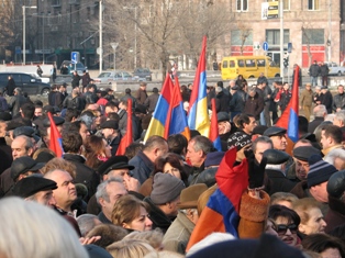 Ոստիկանները խոչընդոտել են ՀԱԿ բողոքի գործողությունները, քաշքշել նրանց