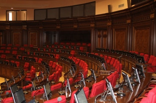 В Ереване торжественно открыли новый овальный зал заседаний парламента