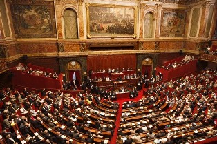 Сенат Франции проголосовал за пенсионные реформы, слово за Национальным собрание