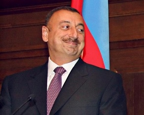 Алиев «спел» свою старую песню украинцам и полетел на встречу с президентом Арме