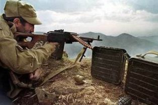 Азербайджан за ночь десятки раз нарушил режим прекращения огня в зоне карабахско