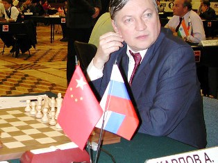 Анатолий Карпов выбыл из борьбы
