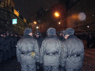 Медведев не станет превращать милицию в полицию на Новый год