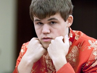 19-летний Карлсен разгромил Топалова и выиграл супертурнир в Наньцзине