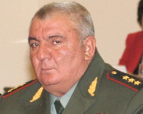 «Чоррорд инкишханутюн»: Министр обороны Армении изолирует начальника Главного шт