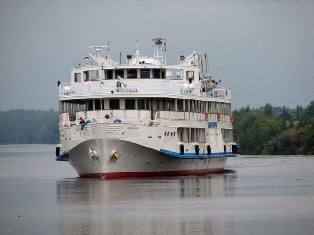 Питерский корабль со сломанным штурвалом не доплыл до Азербайджана