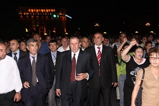 Armenian Opposition may get into Parliament