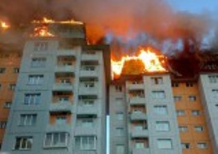В Шанхае ищут выживших после пожара в высотке