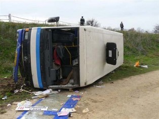 В Крыму перевернулся рейсовый автобус с 36 пассажирами